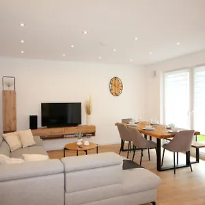  Apartment Ada4, Mit Kueche, Badewanne, Balkon, Terrasse, Parkplatz Am Haus, Ruhig Gelegen